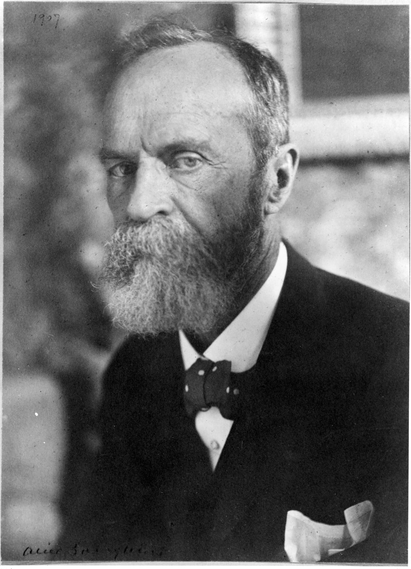 William James photographed in 1907